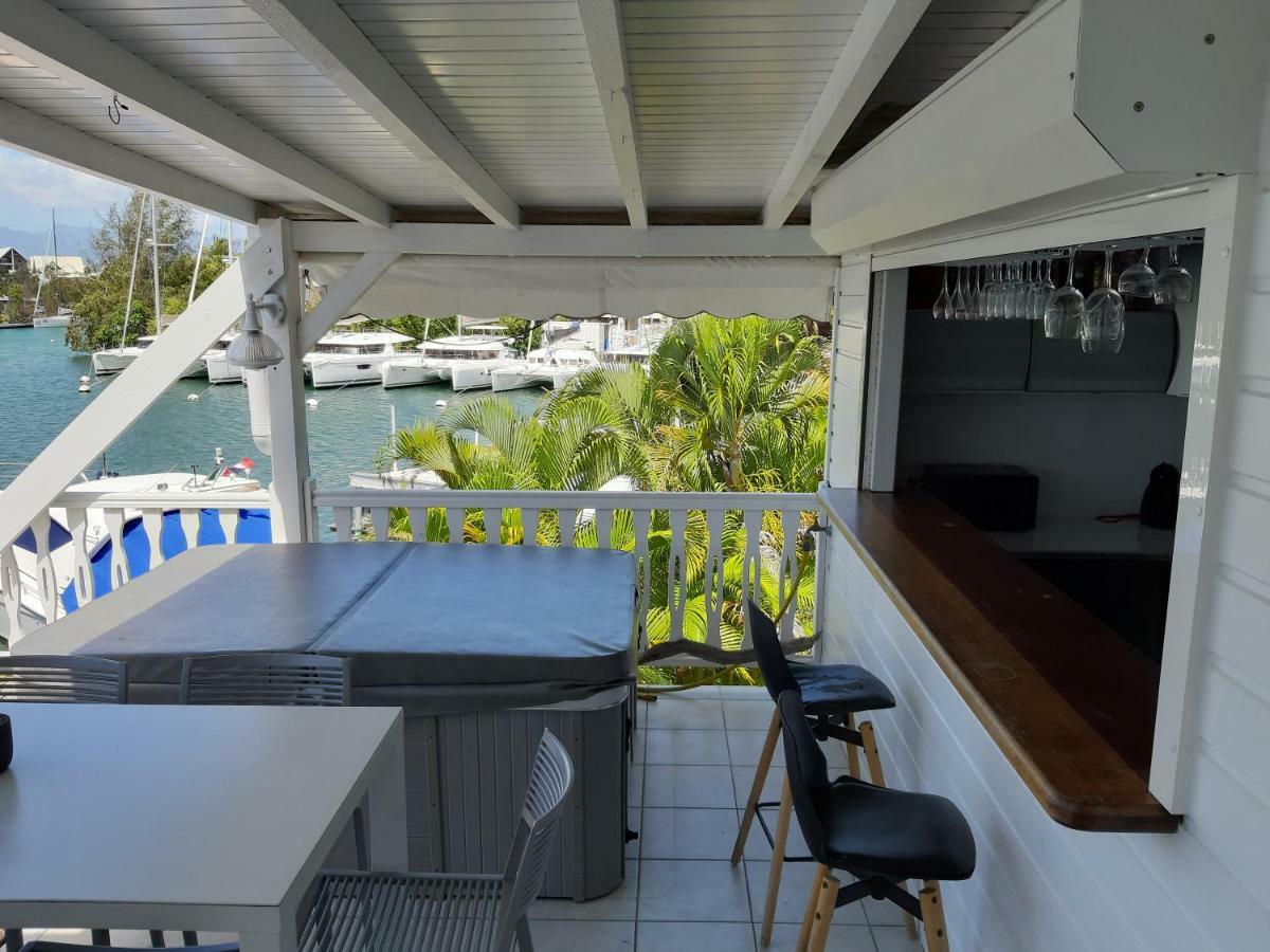 Appartement cosy avec jacuzzi à la marina Le Gosier  Extérieur photo