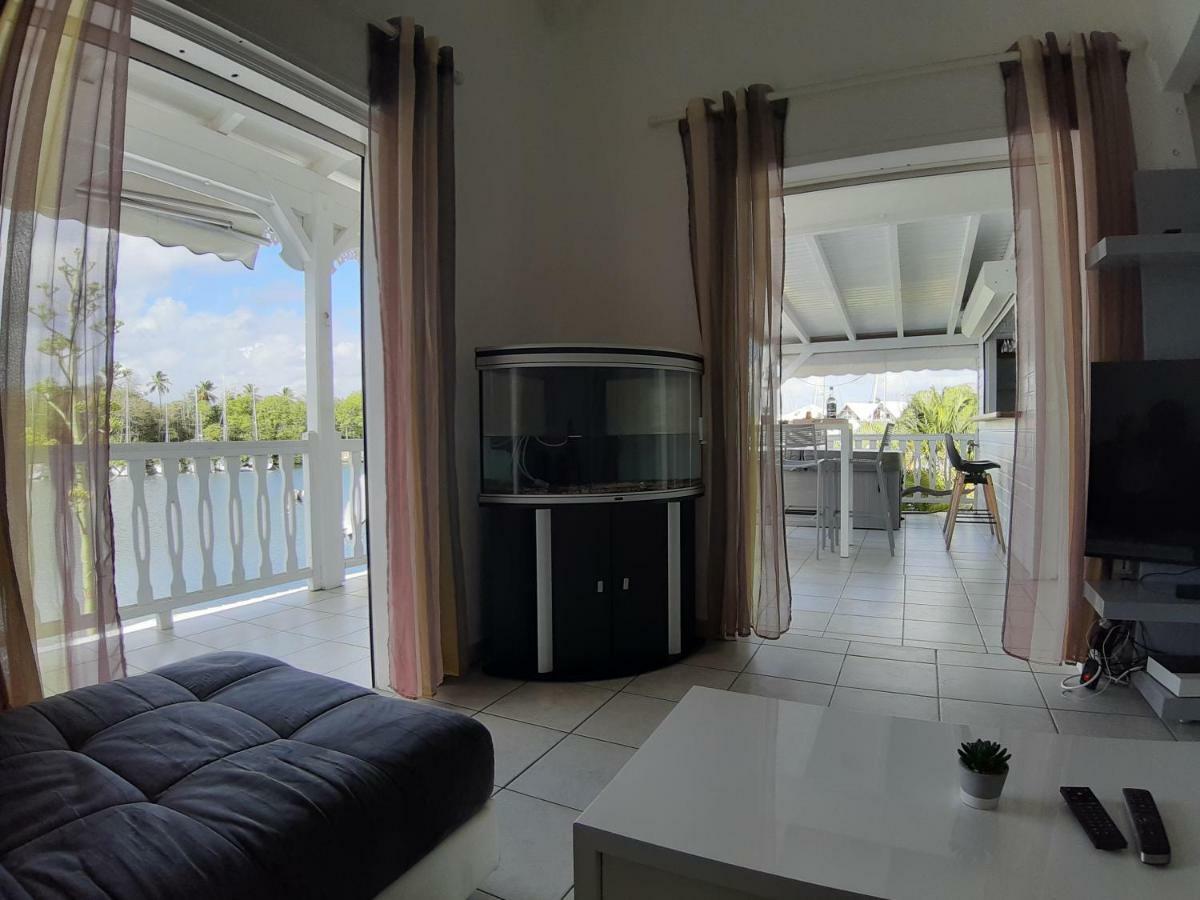 Appartement cosy avec jacuzzi à la marina Le Gosier  Extérieur photo