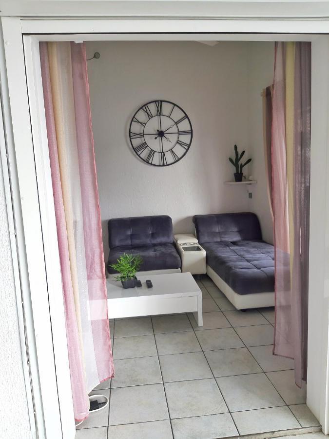 Appartement cosy avec jacuzzi à la marina Le Gosier  Extérieur photo